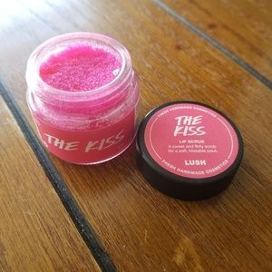 Lush The Kiss Lip Scrub